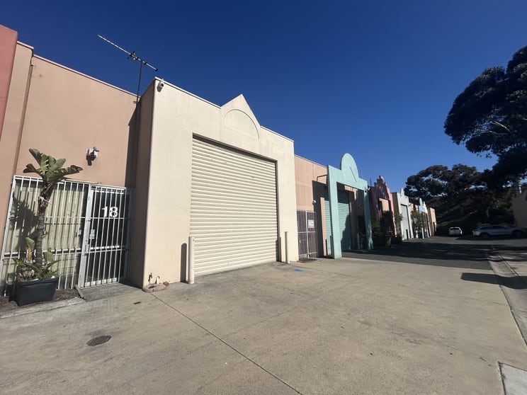 Click to view all images 18/12-20 James Court Tottenham VIC 3012 - Image 2