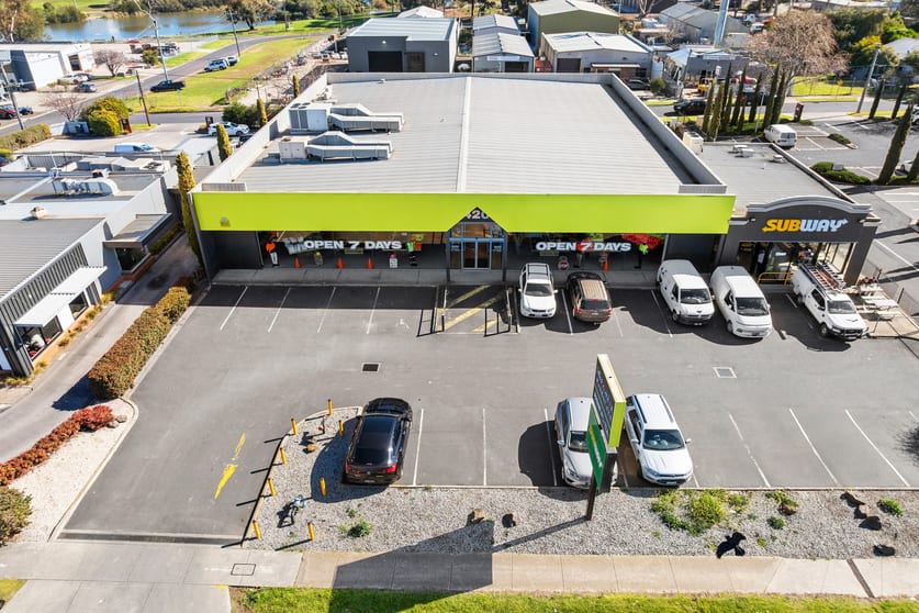 Click to view all images Shop 1/420-450 Melbourne Road North Geelong VIC 3215 - Image 2