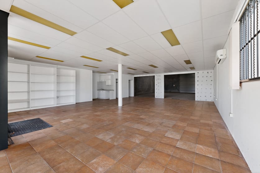 Click to view all images 2/691 Marshall Road Malaga WA 6090 - Image 3