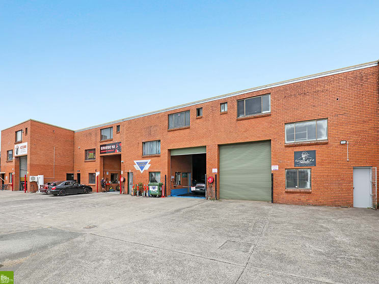 Click to view all images 42 Investigator Drive Unanderra NSW 2526 - Image 1
