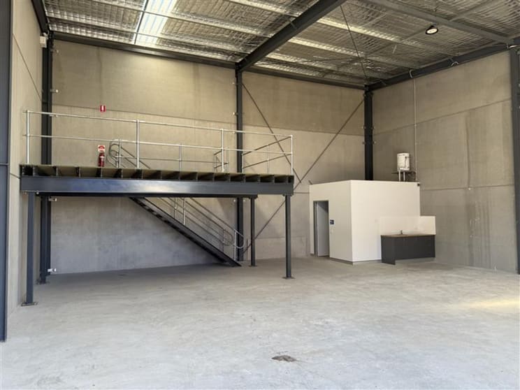 Click to view all images Unit 7/6 Coal Wash Drive Mayfield West NSW 2304 - Image 3