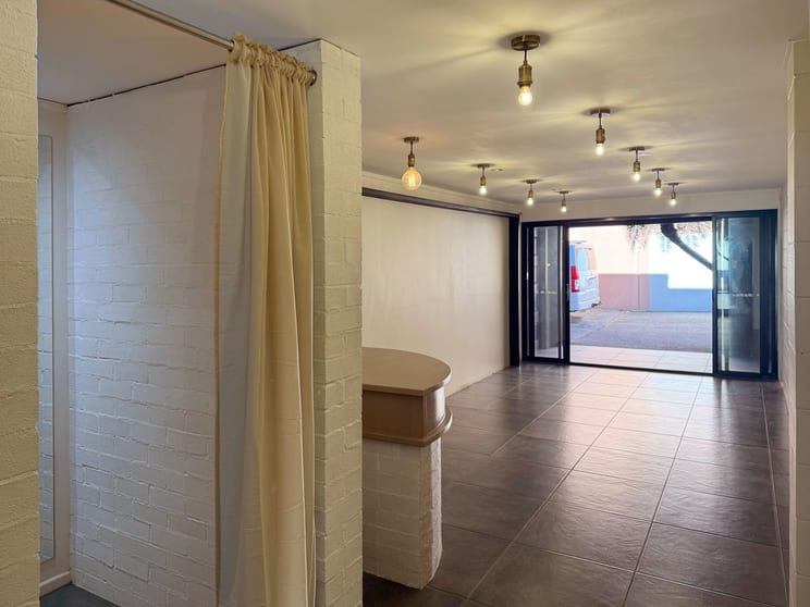 Click to view all images 2/25 Brigantine Street Byron Bay NSW 2481 - Image 2