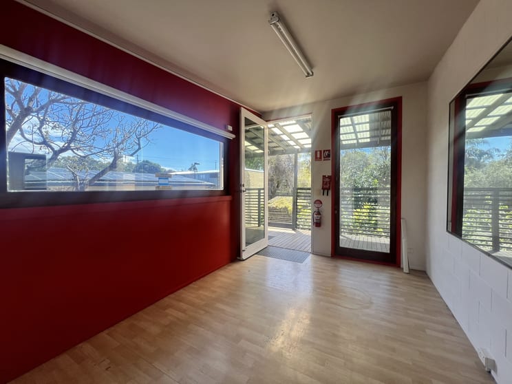 Click to view all images 29D Musgrave Avenue Labrador QLD 4215 - Image 2