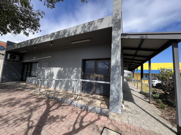 Click to view all images 30A Beach Road Christies Beach SA 5165 - Image 3
