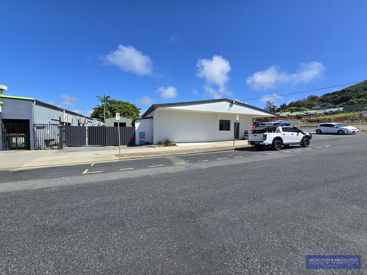 Click to view all images 38 Normanby Street Yeppoon QLD 4703 - Image 2
