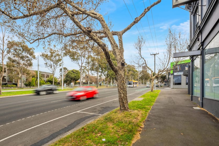 Click to view all images Ground/228 St Kilda Road St Kilda VIC 3182 - Image 3