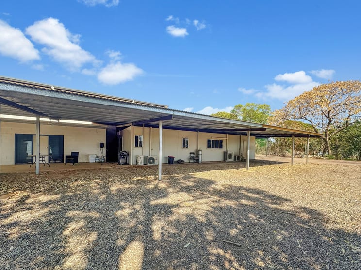 Click to view all images 4B Emungalan Road Katherine NT 0850 - Image 3