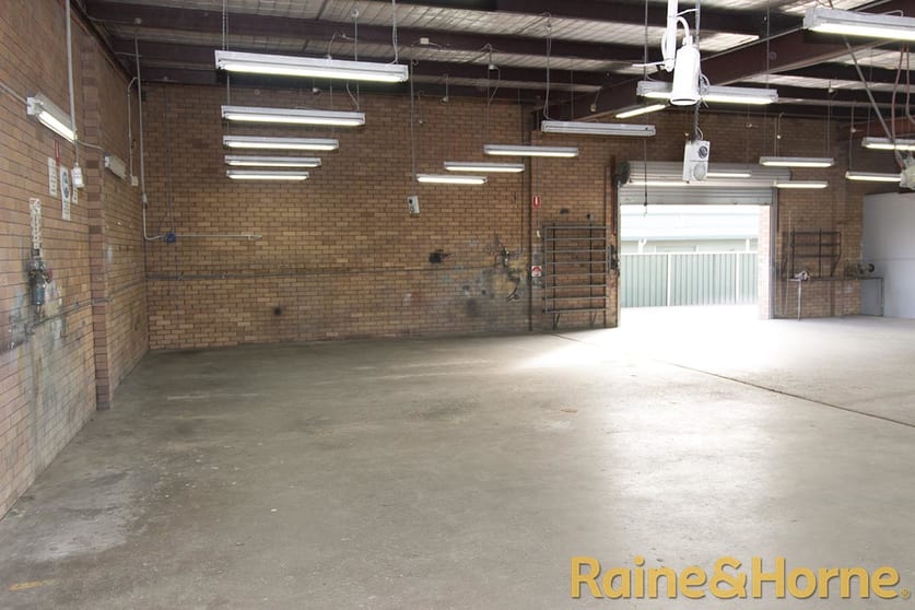 Click to view all images 11-13 Mansour Street Dubbo NSW 2830 - Image 3