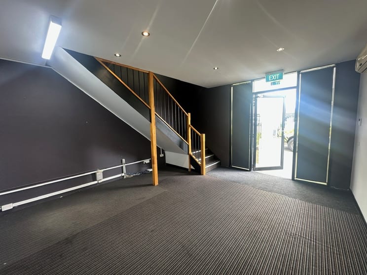 Click to view all images 2/49 Lara Way Campbellfield VIC 3061 - Image 3