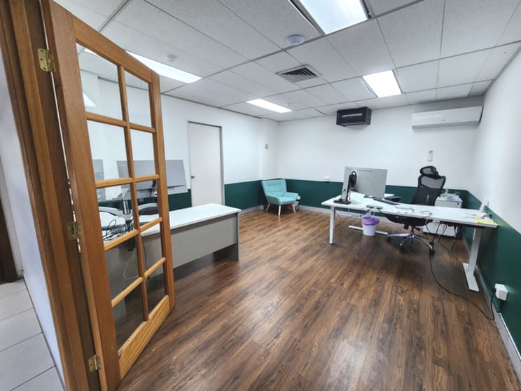 Click to view all images Level 3/Suite B / 46 Cavill Avenue Surfers Paradise QLD 4217 - Image 2