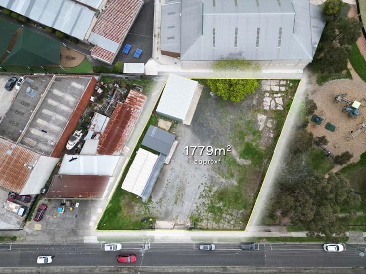 Click to view all images Unit/568 Canterbury Road Vermont VIC 3133 - Image 2