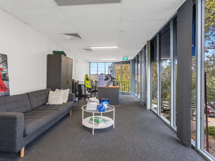 Click to view all images 1/12 Arnott Place Wetherill Park NSW 2164 - Image 3