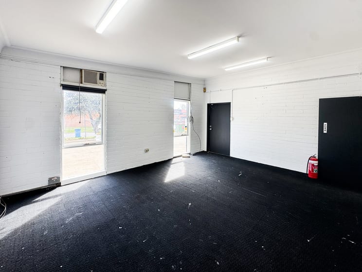 Click to view all images 13B Hayward Road Ferntree Gully VIC 3156 - Image 2