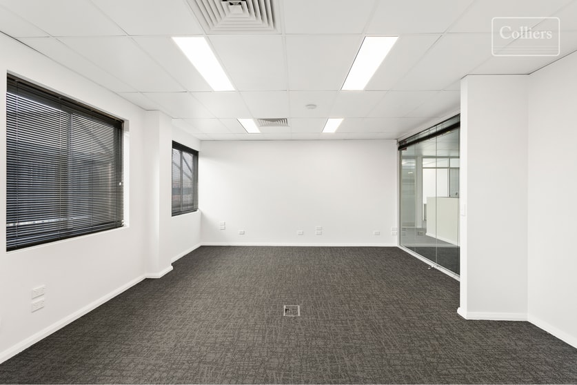 Click to view all images 102 Auburn Street Wollongong NSW 2500 - Image 2