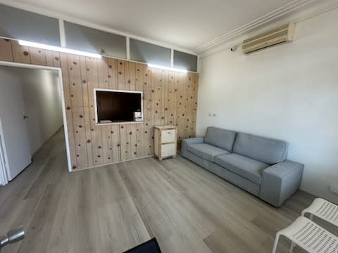 Click to view all images 410 Stoney Creek Road Kingsgrove NSW 2208 - Image 2