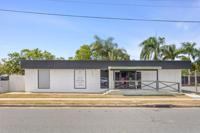 Click to view all images Sale or Lease/1 Charles Street Yeppoon QLD 4703 - Image 3