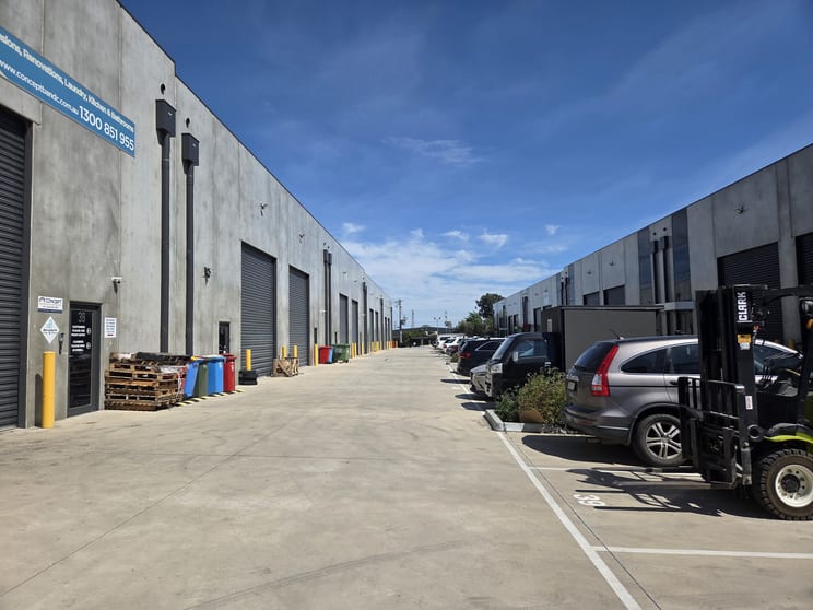 Click to view all images 38/16 Dunstans Court Thomastown VIC 3074 - Image 2