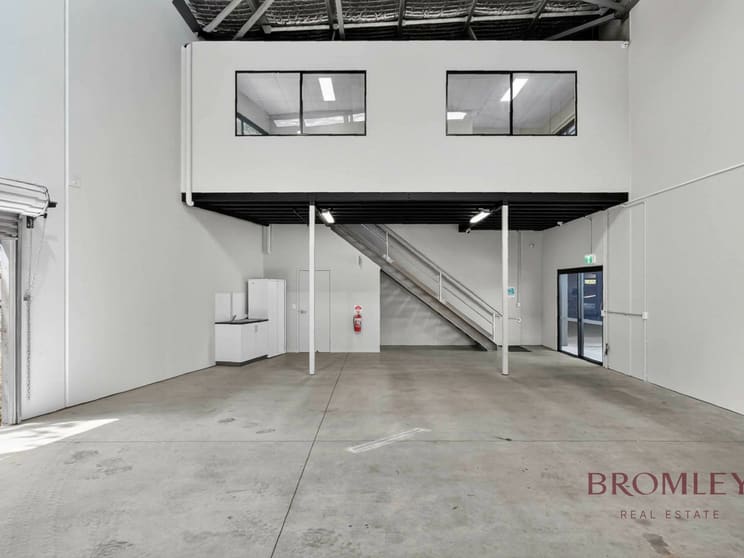 Click to view all images 2/9-19 Allgas Street Slacks Creek QLD 4127 - Image 2