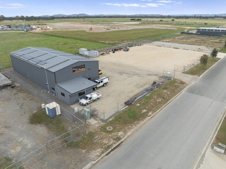 Click to view all images 27-33 McPherson Road Benalla VIC 3672 - Image 1