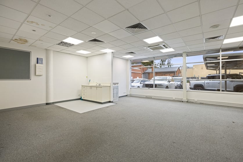 Click to view all images Suite 2/601 Dean Street Albury NSW 2640 - Image 3