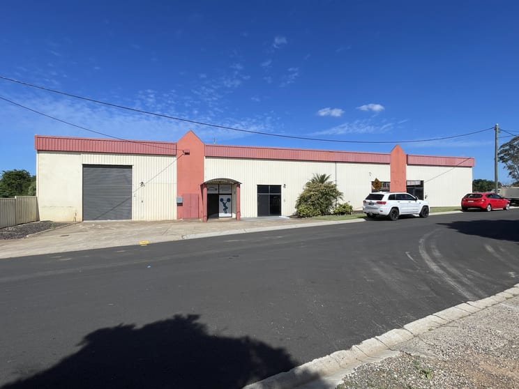 Click to view all images 5/12 Brook Street North Toowoomba QLD 4350 - Image 2