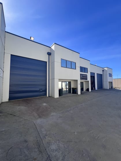 Click to view all images 3/33 Arizona Road Charmhaven NSW 2263 - Image 2