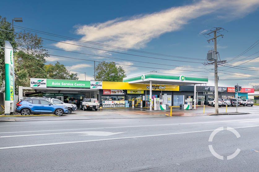 Click to view all images 161 Waterworks Road Ashgrove QLD 4060 - Image 2