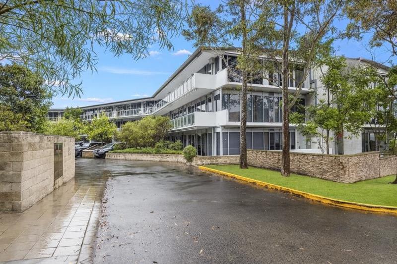 Click to view all images Belrose NSW 2085 - Image 2