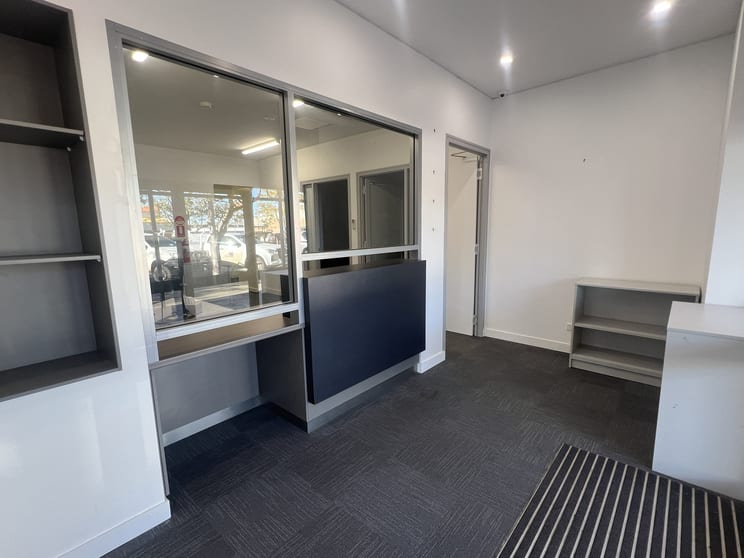 Click to view all images 3/241 Hannan Street Kalgoorlie WA 6430 - Image 3