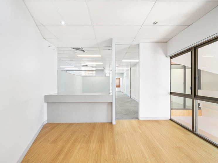 10/77 Redcliffe Parade Redcliffe QLD 4020 - Image 1