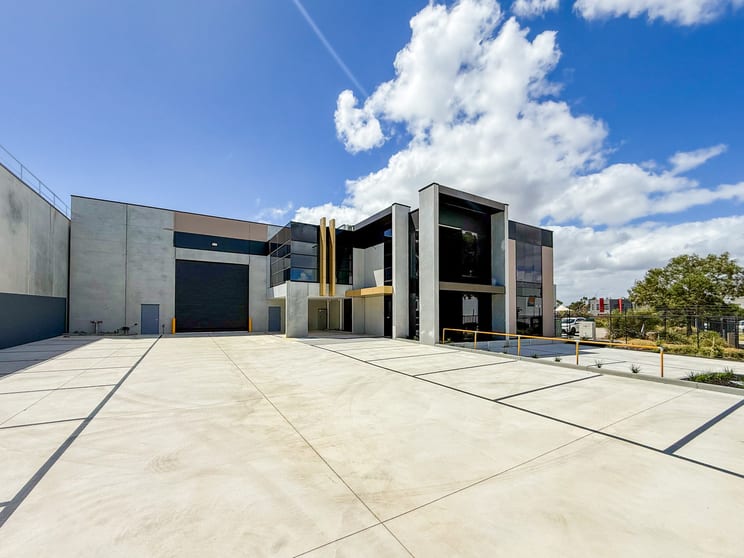 Click to view all images 9 Gateway Drive Carrum Downs VIC 3201 - Image 2