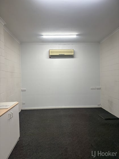 Click to view all images 72 Monaro Street Queanbeyan NSW 2620 - Image 3