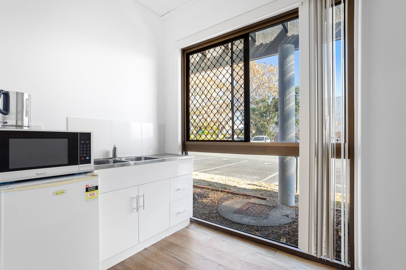 Click to view all images Suite 2B/49-51 Bolsover Street Rockhampton City QLD 4700 - Image 3