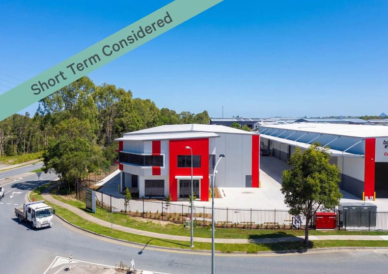 Click to view all images 2/1-7 Fred Chaplin Circuit Corbould Park QLD 4551 - Image 1