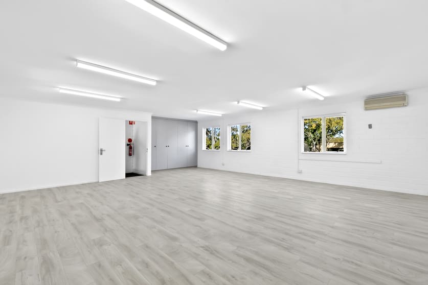 Click to view all images 42/5 Ponderosa Parade Warriewood NSW 2102 - Image 2
