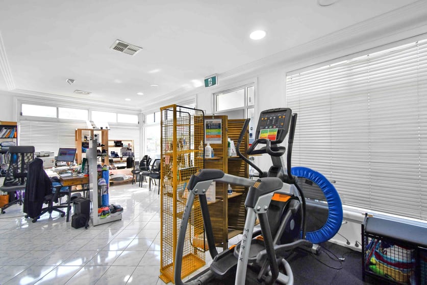 Click to view all images 936 Hume Highway Bass Hill NSW 2197 - Image 2