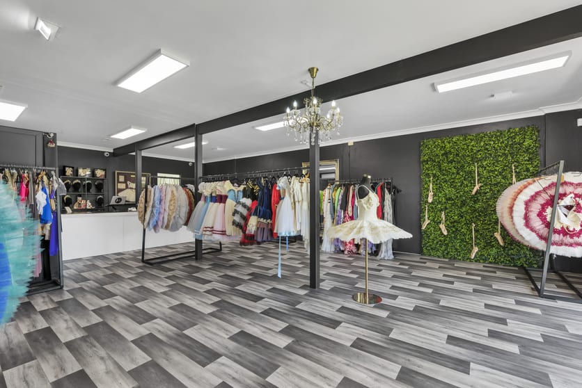 Click to view all images 4/1 Rene Street Noosaville QLD 4566 - Image 3
