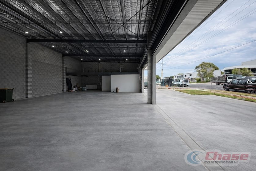 Click to view all images 16 Gibbs Street Wynnum QLD 4178 - Image 2