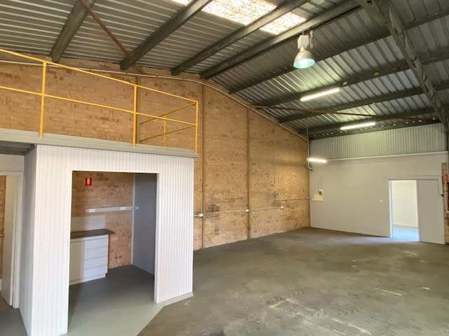 Click to view all images 2/12-14 Fields Street Pinjarra WA 6208 - Image 2