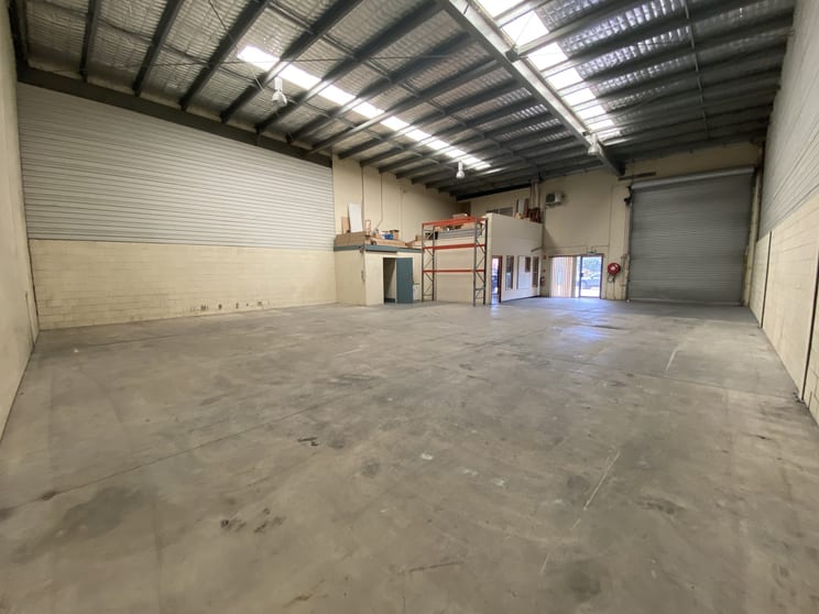 Click to view all images 2/114 Postle Street Acacia Ridge QLD 4110 - Image 2