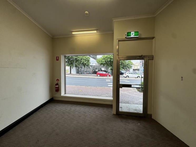 Click to view all images 319/315-323 Summer Street Orange NSW 2800 - Image 3