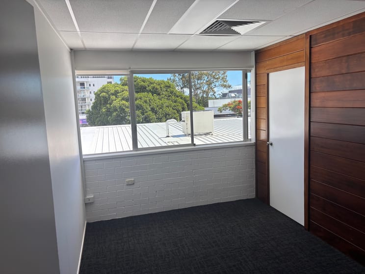 Click to view all images 6/31 Middle Street Cleveland QLD 4163 - Image 3