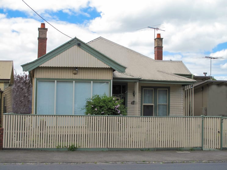Click to view all images 2A Aberdeen Street Geelong West VIC 3218 - Image 2