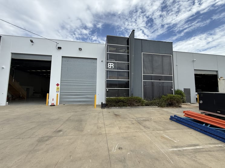 2/20 Keppler Circuit Seaford VIC 3198 - Image 1