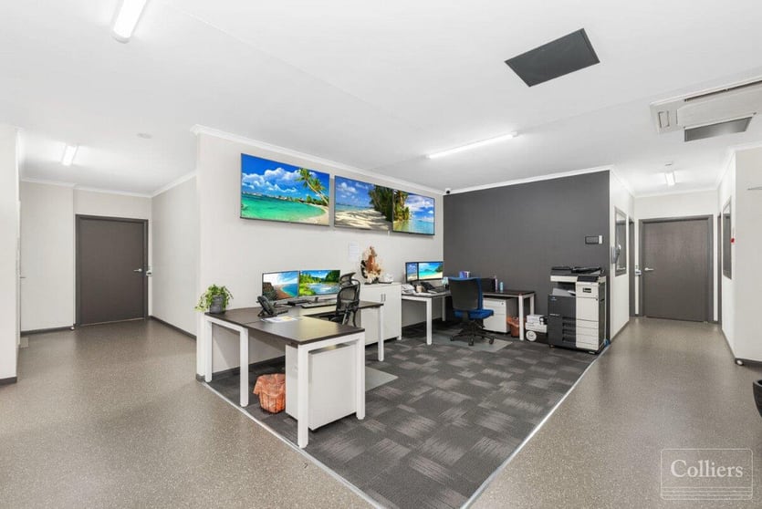 Click to view all images 15/547 Woolcock Street Mount Louisa QLD 4814 - Image 2