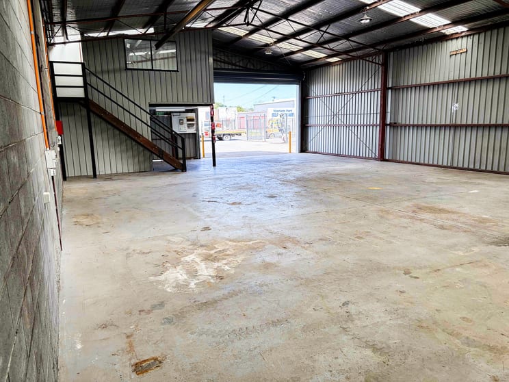 Click to view all images 2/27 Glendale Avenue Hastings VIC 3915 - Image 2