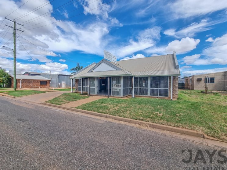 21 Commercial Road Mount Isa QLD 4825 - Image 3