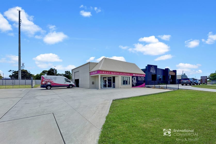 Click to view all images 74 Dalmahoy Street Bairnsdale VIC 3875 - Image 2