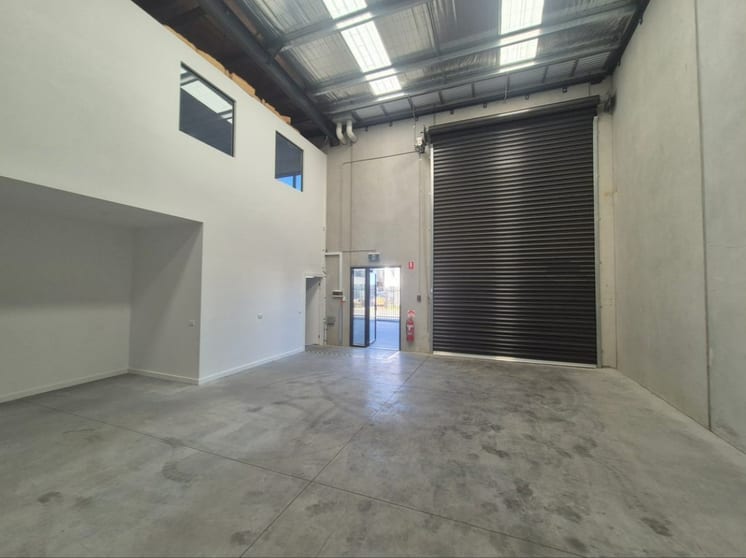 Click to view all images 1/10 Trade Way Cranbourne West VIC 3977 - Image 3