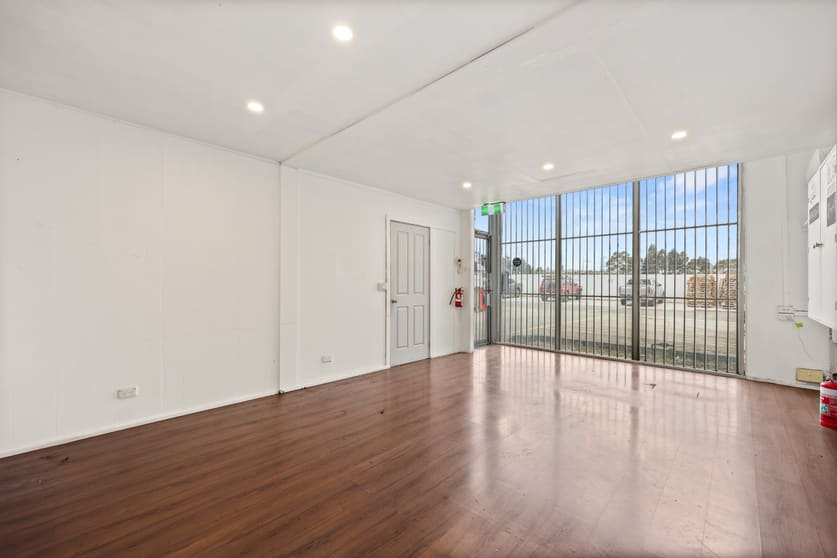 Click to view all images 3 Rosto Court Tullamarine VIC 3043 - Image 2